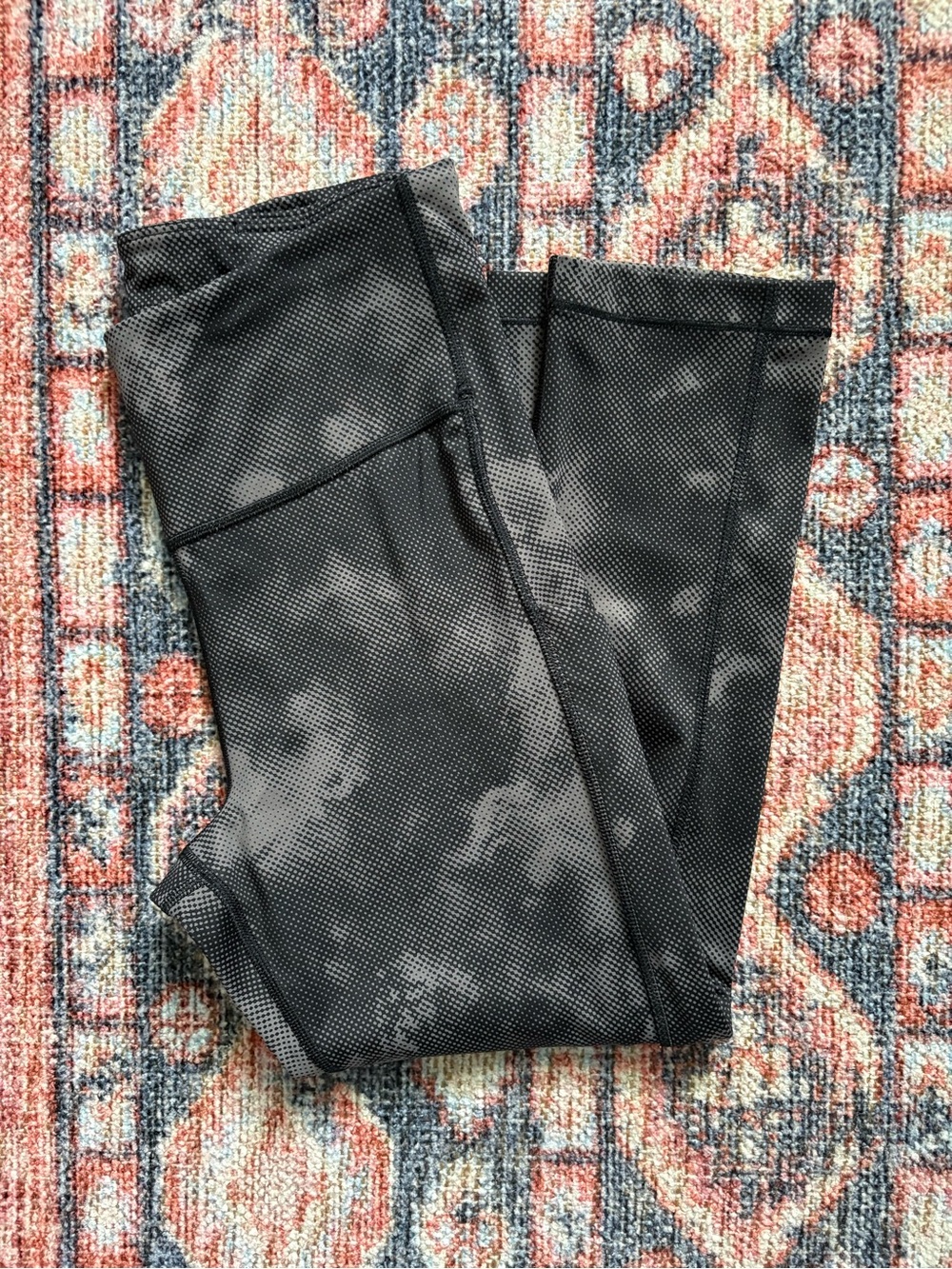 Athleta Ultimate Stash Pocket Printed Capri